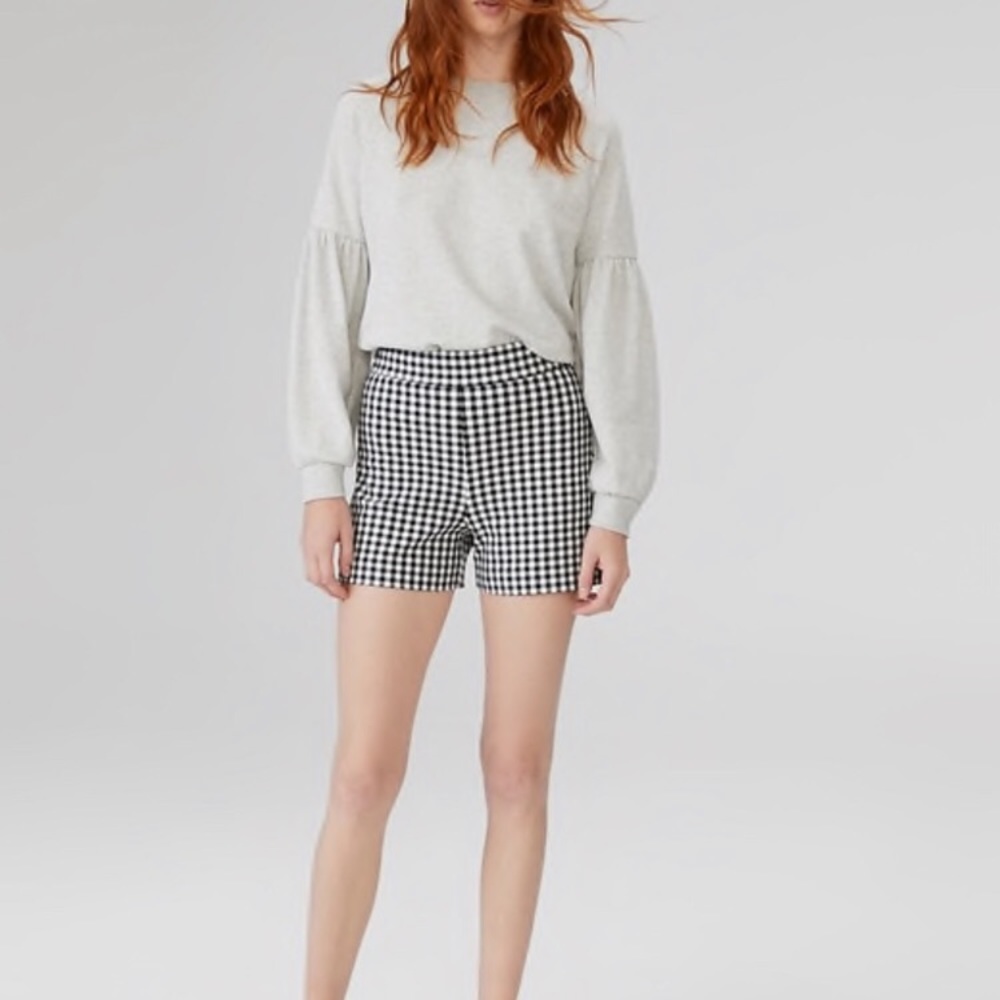GAP 4” High Waisted Gingham Shorts